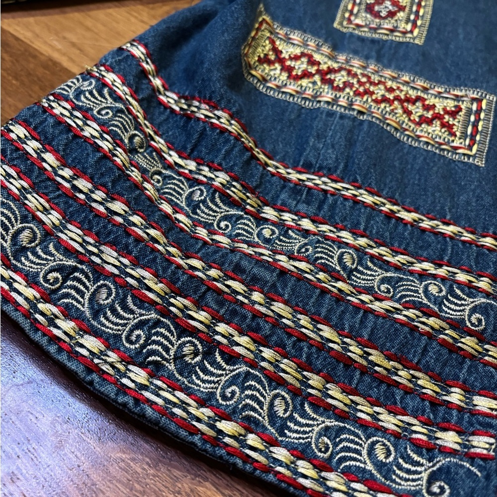 Coldwater Creek Embroidered Denim Jacket Women’s Large Boho Folk Festival - Picture 10 of 15